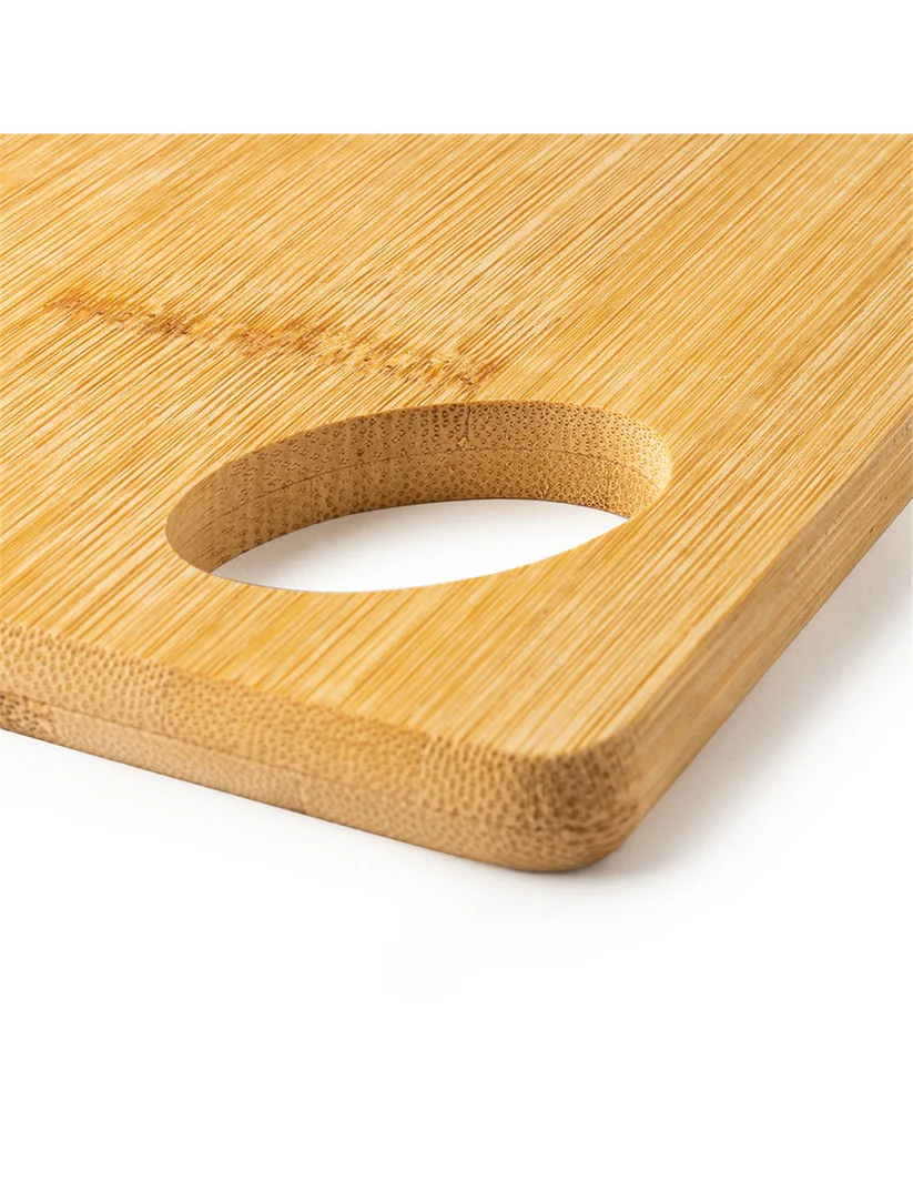 Tocător din lemn – personalizabil, robust și ideal pentru bucătărie